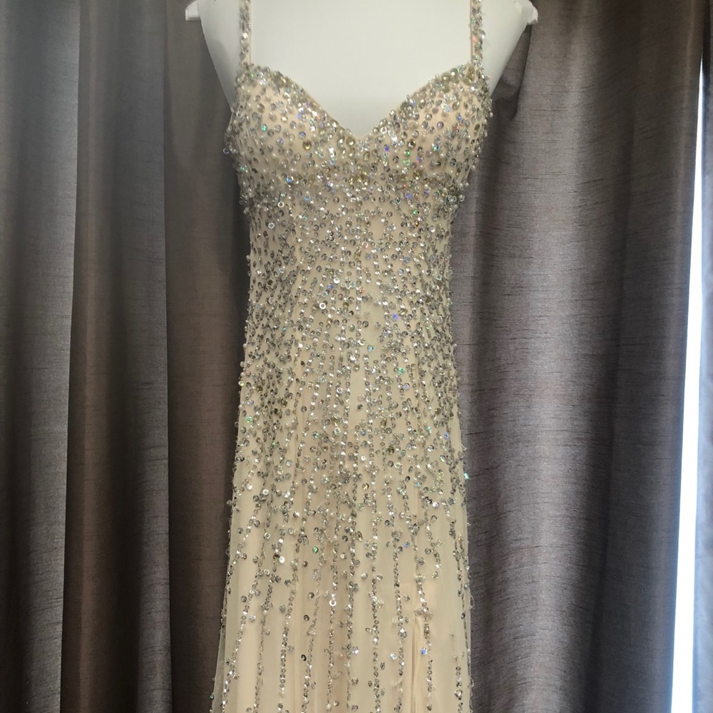 Sean collection GORGEOUS dazzling prom dress - Picture 3 of 8